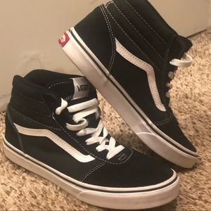 Big Kid Ward Vans Hightop Sneakers (size 5)